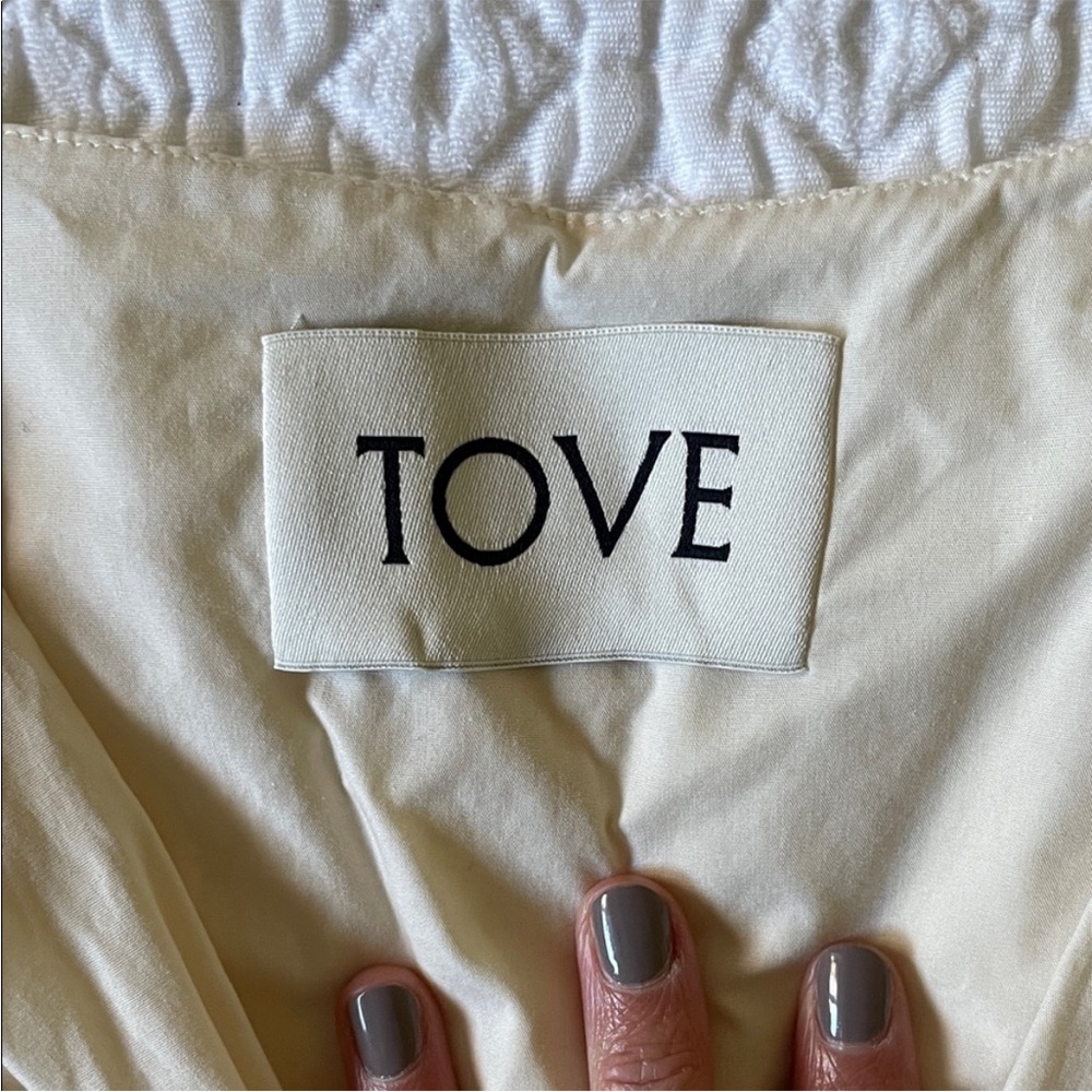 TOVE Beige Ruched Top - Picture 3 of 7